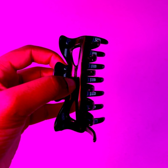 Black hair clip - Picture 1 of 1